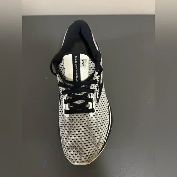 Brooks Womens Adrenaline GTS 22 Gray and Black Running Shoes, Size:8 - Picture 10 of 14